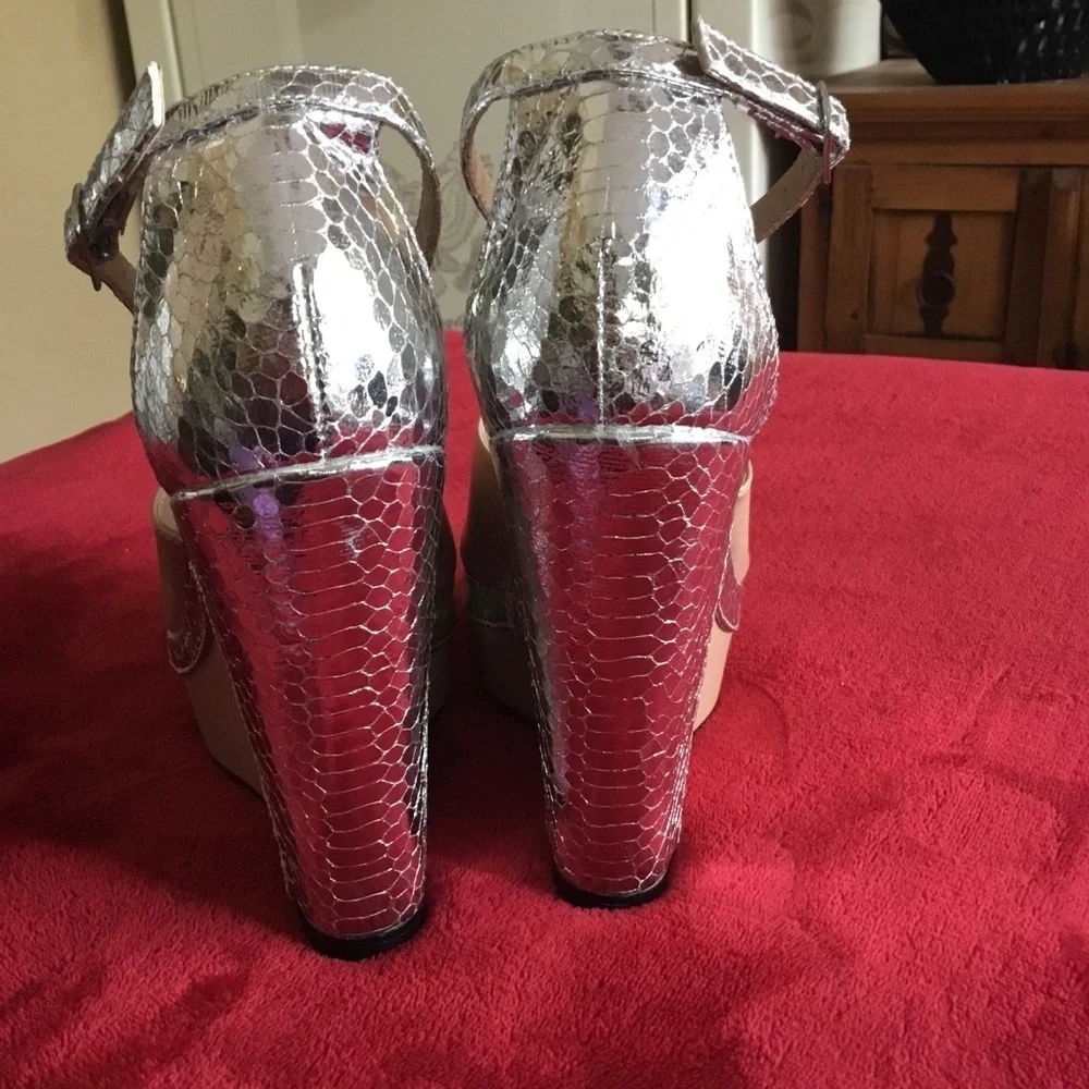 NWOT Nasty Gal wedge sling backs
